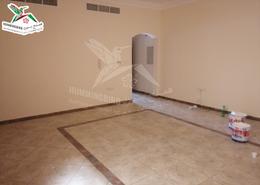 Apartment - 2 bedrooms - 2 bathrooms for rent in Hai Hazza Mousque - Al Mutarad - Al Ain