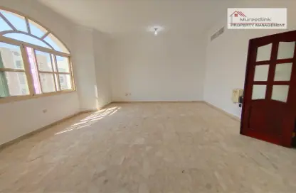 Empty Room image for: Villa - 3 Bedrooms - 3 Bathrooms for rent in Hadbat Al Zafranah - Muroor Area - Abu Dhabi, Image 1