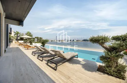 Villa - 6 Bedrooms - 7 Bathrooms for sale in Signature Villas Frond J - Signature Villas - Palm Jumeirah - Dubai