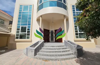Villa - 5 Bedrooms - 6 Bathrooms for rent in Jumeirah 2 Villas - Jumeirah 2 - Jumeirah - Dubai