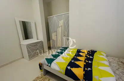 شقة - 2 غرف نوم - 2 حمامات للايجار في مساكن كورنيش عجمان - طريق كورنيش عجمان - عجمان