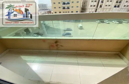 شقة - 2 غرف نوم - 2 حمامات للايجار في تجارية مويلح - الشارقة