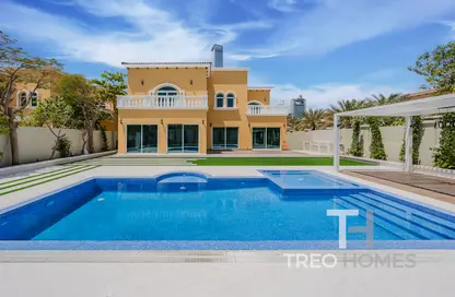 Villa - 5 Bedrooms - 6 Bathrooms for sale in Legacy - Jumeirah Park - Dubai