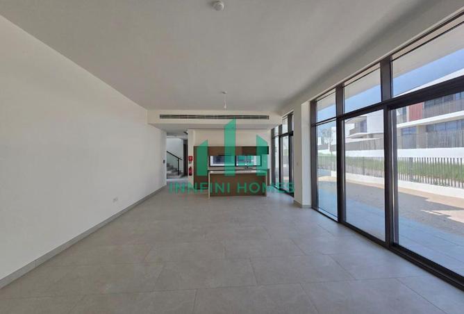 15205301 - Property Image 2