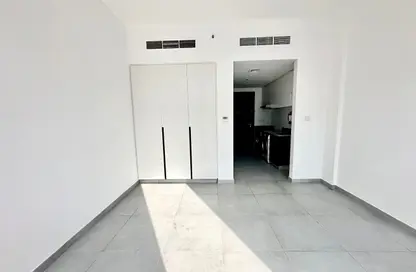 Apartment - Studio - 1 Bathroom for rent in The Link - East Village - Aljada - Sharjah