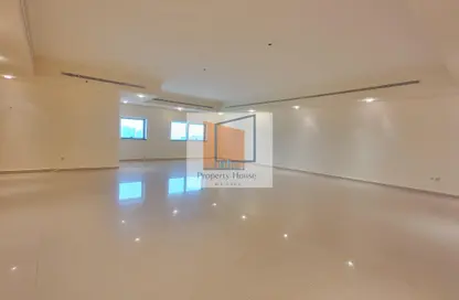 Apartment - 3 Bedrooms - 5 Bathrooms for rent in Silver Wave Tower - Al Mina - Abu Dhabi