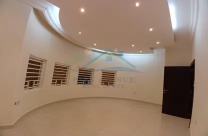 Apartment - 4 Bedrooms - 4 Bathrooms for rent in Mohamed Bin Zayed City - Abu Dhabi