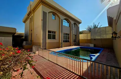 Villa - 4 Bedrooms - 4 Bathrooms for rent in Jumeirah 1 Villas - Jumeirah 1 - Jumeirah - Dubai