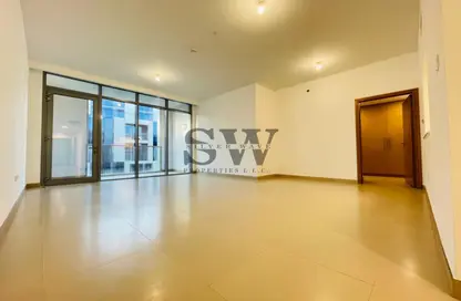 Empty Room image for: Apartment - 1 Bedroom - 2 Bathrooms for rent in Rawdhat - Airport Road - Abu Dhabi, Image 1