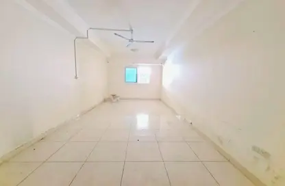 Apartment - 1 Bathroom for rent in Muweileh Community - Muwaileh Commercial - Sharjah