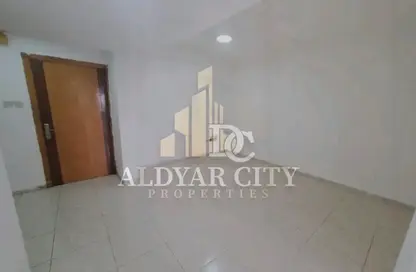 شقة - 2 غرف نوم - 1 حمام للايجار في مساكن كورنيش عجمان - طريق كورنيش عجمان - عجمان