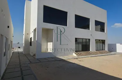 Villa - 5 Bedrooms - 6 Bathrooms for rent in International City Phase 2 - Al Warsan 4 - Al Warsan - Dubai