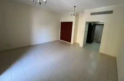 شقة - 1 حمام للايجار في K04 - طراز يوناني - المدينة العالمية - دبي