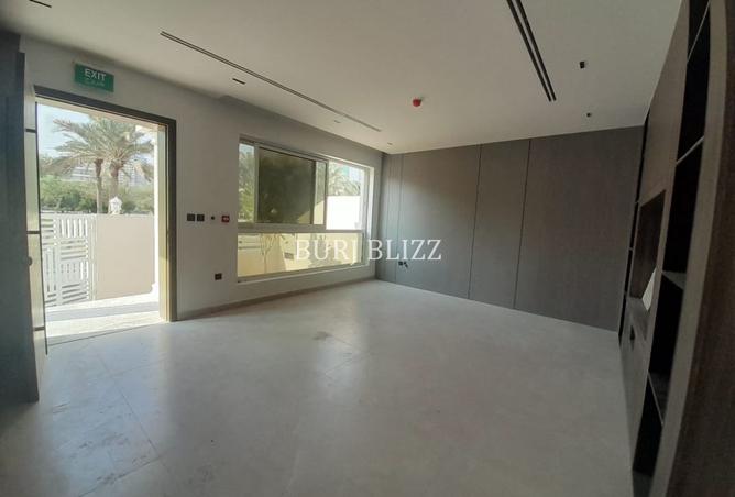 15736260 - Property Main Image