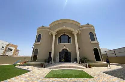 Villa - 5 Bedrooms - 7 Bathrooms for rent in Al Barsha 3 - Al Barsha - Dubai