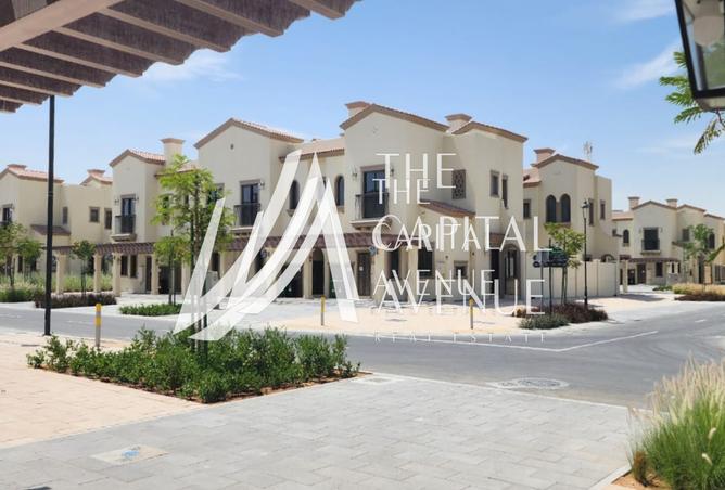 Townhouse - 3 Bedrooms - 4 Bathrooms for rent in Bloom Living - Zayed City (Khalifa City C) - Khalifa City - Abu Dhabi