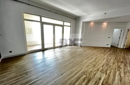 Apartment - 2 Bedrooms - 3 Bathrooms for rent in Al Khudrawi - Shoreline Apartments - Palm Jumeirah - Dubai