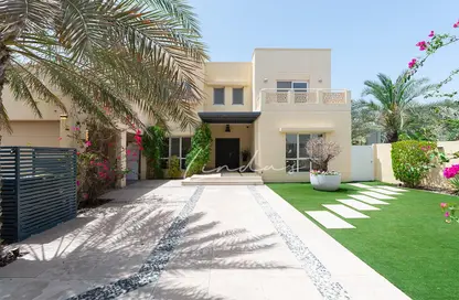 Villa - 6 Bedrooms - 5 Bathrooms for rent in Meadows 2 - Meadows - Dubai
