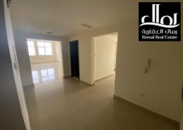 شقة - 1 غرفة نوم - 2 حمامات للكراء في شارع الشيخ حمد بن عبدالله - الفجيرة