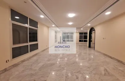 فيلا - 4 غرف نوم - 6 حمامات للايجار في الجميرا - دبي