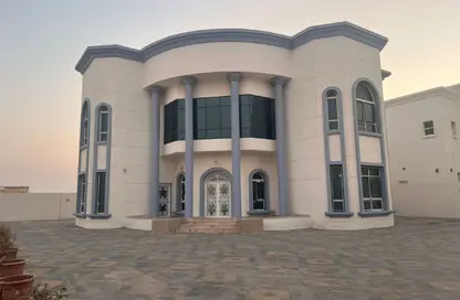 Villa - 5 Bedrooms - 7 Bathrooms for rent in Al Suyoh 1 - Al Suyoh - Sharjah