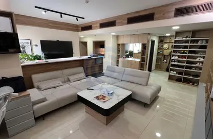 Apartment - 3 Bedrooms - 4 Bathrooms for sale in Shams 4 - Shams - Jumeirah Beach Residence - Dubai