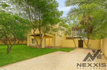 Villa - 4 Bedrooms - 5 Bathrooms for rent in Meadows 2 - Meadows - Dubai