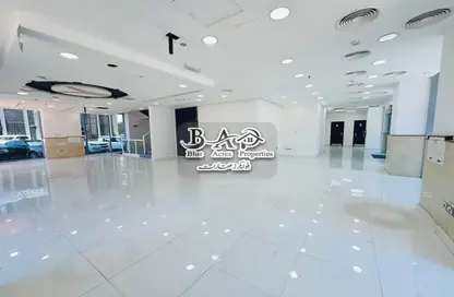 Show Room - Studio - 4 Bathrooms for rent in Garden View Tower - Khalifa Street - Abu Dhabi