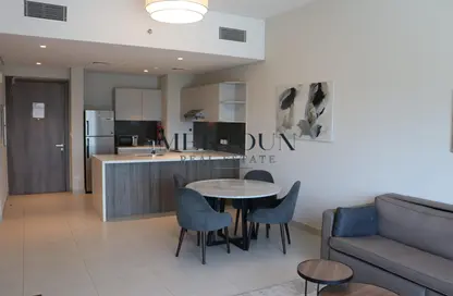 Living / Dining Room image for: Apartment - 2 Bedrooms - 3 Bathrooms for rent in SOL Avenue - Business Bay - Dubai, Image 1