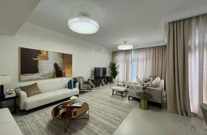 صورة لـ غرفة المعيشة فيلا - 5 غرف نوم - 6 حمامات للبيع في ذي بالس بيتش فرونت - ذي بالس - دبي الجنوب (مركز دبي العالمي) - دبي ، صورة رقم 1