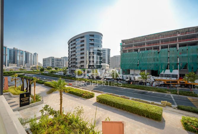 Vacant Apt with Study Room | Prime Location