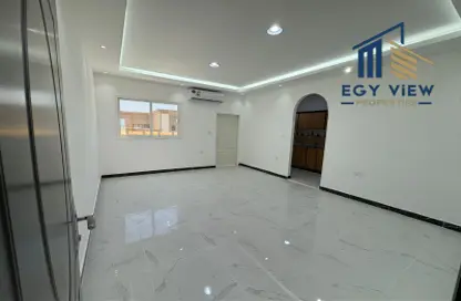 Apartment - 1 Bathroom for rent in Mubarak Mohammed Sift Al Khaily - Al Mushrif - Abu Dhabi