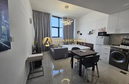 شقة - 1 حمام للايجار في برج او2 - قرية الجميرا سركل - دبي