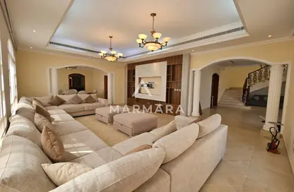 Villa - 5 Bedrooms - 5 Bathrooms for rent in Umm Suqeim 3 Villas - Umm Suqeim 3 - Umm Suqeim - Dubai