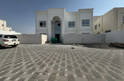 Apartment - 3 Bedrooms - 3 Bathrooms for rent in Madinat Al Riyad - Abu Dhabi