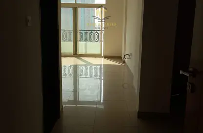 شقة - غرفة نوم - 2 حمامات للايجار في ميدان الرولة - منطقة الرولة - الشارقة شقة - غرفة نوم - 2 حمامات للايجار في ميدان الرولة - منطقة الرولة - الشارقة