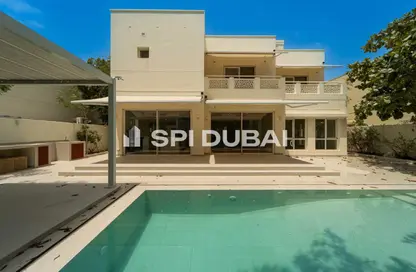 Villa - 5 Bedrooms - 6 Bathrooms for rent in Meadows 2 - Meadows - Dubai