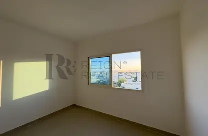 Apartment - 3 Bedrooms - 4 Bathrooms for sale in Tower 22 - Al Reef Downtown - Al Reef - Abu Dhabi