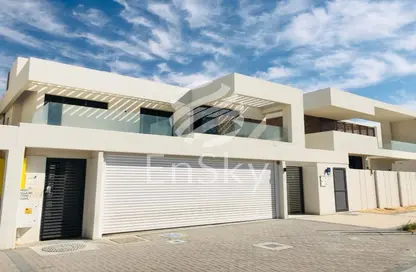 Outdoor Building image for: Villa - 5 Bedrooms - 7 Bathrooms for sale in West Yas - Yas Island - Abu Dhabi, Image 1