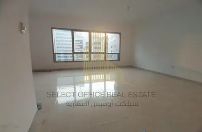 Empty Room image for: Apartment - 3 Bedrooms - 3 Bathrooms for rent in Tourist Club Area - Abu Dhabi, Image 1