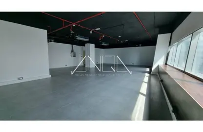 Office Space - Studio - 1 Bathroom for sale in Iris Bay - Business Bay - Dubai