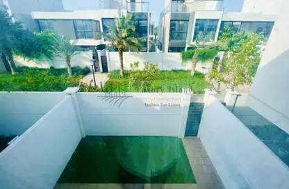 Balcony image for: Townhouse - 3 Bedrooms - 5 Bathrooms for rent in Bloom Gardens - Al Salam Street - Abu Dhabi, Image 1