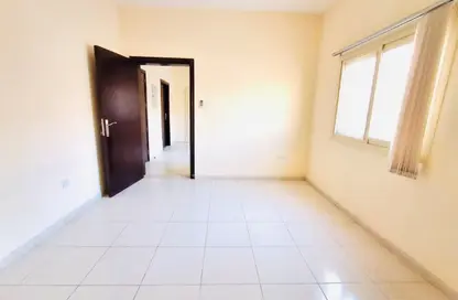 Apartment - 1 Bedroom - 2 Bathrooms for rent in Sohool Building - Al Butina - Sharjah