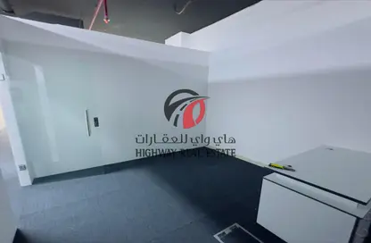 مركز أعمال - استوديو للايجار في مكاتب و محلات ارجمند - مجمع دبي للإستثمار - دبي