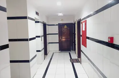 عمارة بالكامل - 8 غرف نوم - 8 حمامات للبيع في شارع الشيخ جابر الصباح - النعيمية - النعيمية - عجمان