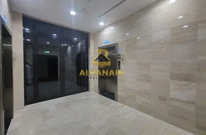 شقة - 2 غرف نوم - 2 حمامات للايجار في شريط الجيمي - الجيمي - العين