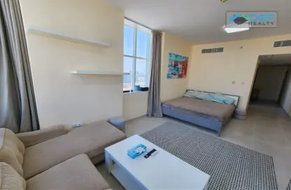 Living Room image for: Apartment - 1 Bedroom - 1 Bathroom for rent in Union Tower - Al Seer - Ras Al Khaimah, Image 1