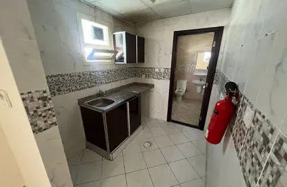 شقة - 1 حمام للايجار في مساكن كورنيش عجمان - طريق كورنيش عجمان - عجمان