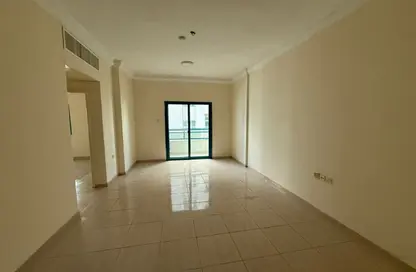 شقة - 2 غرف نوم - 2 حمامات للايجار في الند - القاسمية - الشارقة