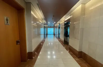 طابق كامل - استوديو - 2 حمامات للايجار في برج الموسى 2 - أبراج الموسى - شارع الشيخ زايد - دبي